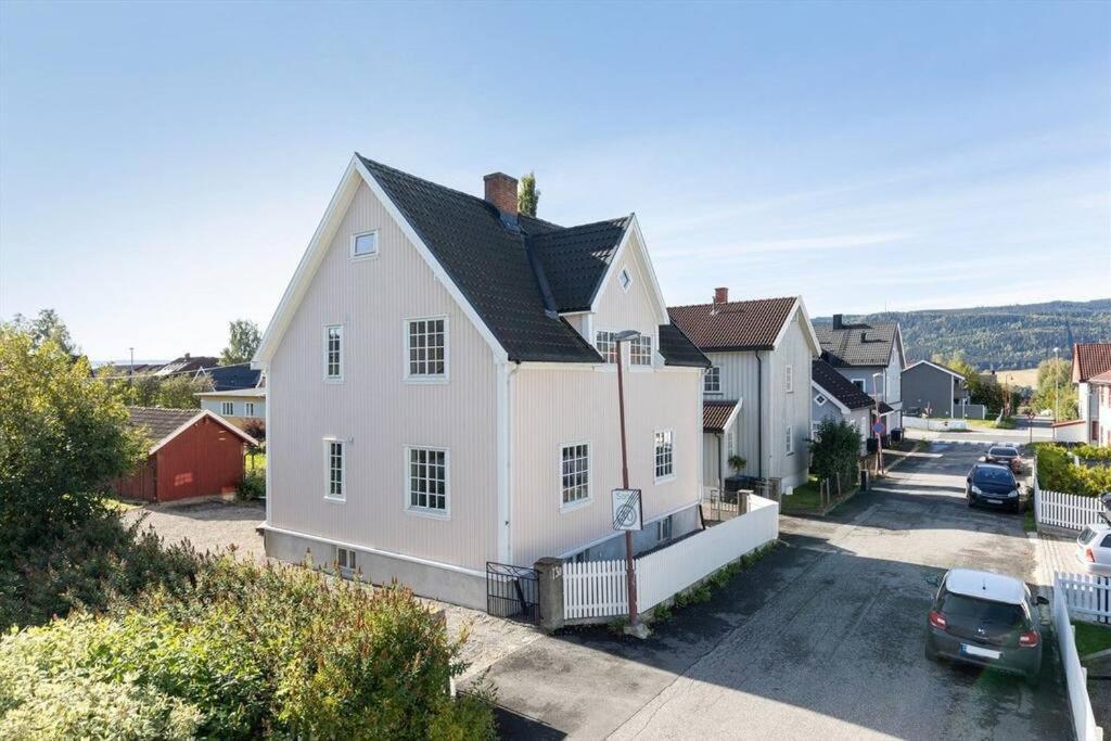 Апартаменти Lys Og Sentral Leilighet Med Terrasse Og Hage Ліллегаммер Екстер'єр фото